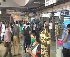 coronavirus | मुंबईत लोकल आणि रस्ते वाहतुकीवर 'कोरोना' चा काय परिणाम?