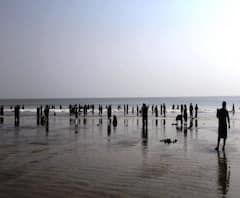 করোনা সতর্কতাকে থোড়াই কেয়ার, ভিড়ে ঠাসা দিঘা!