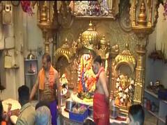 Corona की 10 बड़ी खबरें: सिद्धिविनायक मंदिर में भक्तों को दिए जा रहे सेनिटाइजर