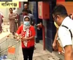 সোশ্যাল ডিসট্যান্সিং বজায় রাখতে বালিগঞ্জের বিপণির সামনেও 'লক্ষণরেখা' টানল পুলিশ 