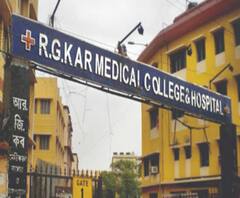 মাস্ক-স্যানিটাইজার ছাড়াই পরিষেবা, বিক্ষোভ আর জি কর হাসপাতালের কিচেন স্টাফদের