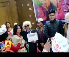 महिलाओं ने खेली बैठकी होली