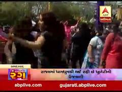 સાવધાનીના રંગ: અમદાવાદમાં યુવાનોએ કરી ધામધૂમથી ધુળેટીની ઉજવણી,જુઓ વીડિયો
