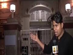 Corona का खौफ: मुंबई के कोलाबा में बंद किया गया अलाना हाउस, खतरा टलने तक अदा नहीं होगी नमाज