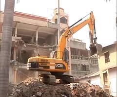 Gangster Ambekar | नागपूरच्या गॅंगस्टर आंबेकरच्या बंगल्याचं पाडकाम सहा दिवस सुरू, पाडकामात अडचणी