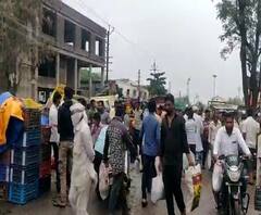 Lockdown | सोलापुरात भाजी खरेदीसाठी पुन्हा गर्दी, पोलिसांकडून एकाजागी विक्रीला मनाई