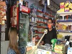 Greater Noida: General store में हुई सामान की दिक्कत, नहीं हो पा रही सप्लाई