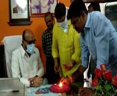  Gulabrao Patil's Party workers Corona Bhagao | कोरोनाला पळविण्यासाठी मंत्री गुलाबराव पाटलांच्या कार्यकर्त्यांचा अनोखा फंडा