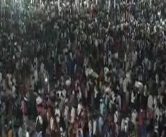 Coronavirus | दिल्लीच्या आनंद विहारमध्ये लोकांची तुफान गर्दी