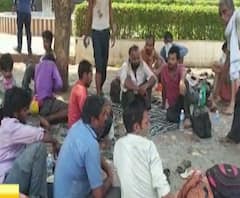 Labor In Shahapur | गावाकडं पायी निघालेल्या परप्रांतिय मजुरांना पोलिसांनी शहापुरात रोखलं