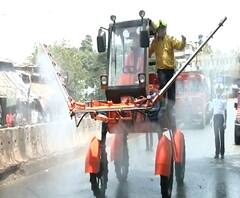 Coronavirus | धारावीत अग्निशमनदलाकडून ब्लॉविंग मशीनद्वारे निर्जतुकीकरण