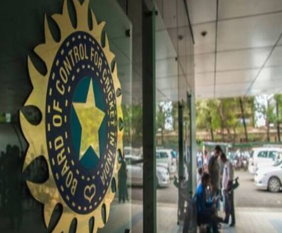 মাস্ক ছাড়া বেরোবেন না, আর্জি সচিন-সৌরভ-বিরাট-মিতালিদের