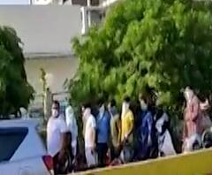 Lockdown | सोलापुरात सोशल डिस्टन्सिंगच्या नियमांचं उल्लंघन; डी मार्टमध्ये नागरिकांची गर्दी