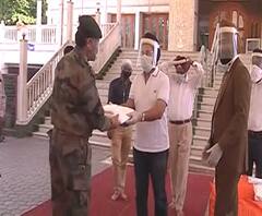 Coronavirus | पुण्यातील गुरुनानक गुरुद्वाराकडून 300 PPE Kits डॉक्टरांकडे सुपूर्द