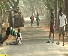 Mumbai Lockdown | संचारबंदी असूनही मुंबईतील आरे कॉलनीत मॉर्निंग वॉकसाठी नागरिकांची गर्दी 