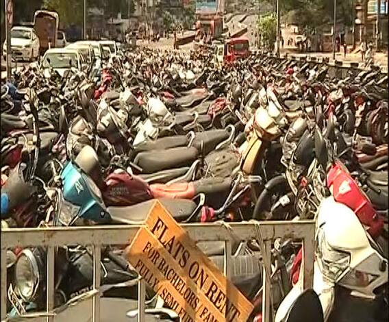 Lockdown violation in Pune | विनाकारण बाहेर पडणाऱ्यांमध्ये पुणेकर आघाडीवर; हजारो वाहने जप्त | ABP Majha