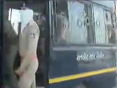 રાજકોટઃ લોકડાઉનના કડક અમલ માટે પોલીસનું ફ્લેગ માર્ચ, જુઓ વીડિયો