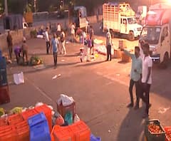 Lockdown | मुलुंड बाजारात आज तुलनेत कमी गर्दी, नागरिकांकडून सोशल डिस्टन्सिंगचं पालन