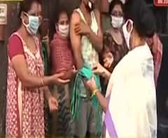 সরেজমিনে খতিয়ে দেখতে ভবানীপুরে রেশন দোকানে হঠাৎ মুখ্যমন্ত্রী!