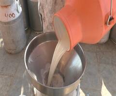 Coronavirus Effect | लॉकडाऊनचा दूध वितरणावर परिणाम, मागणी घटली