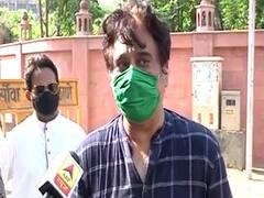 Irrfan Khan के अंतिम यात्रा में शामिल हुए Manu Rishi, Irrfan से जुड़ी यादों को किया साझा