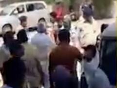 વિજાપુરઃ લોકાડઉનનો પાસ કઢાવવા આવેલા યુવકે મામલતદાર સાથે કરી મારામારી, જુઓ વીડિયો 