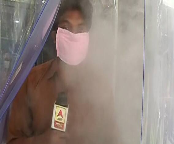 coronavirus | पुणे केईएम रूग्णालयाच्या दारात स्टीम सॅनिटायझर, लिक्विड सॅनिटायझरच्या वाफेचा उपयोग