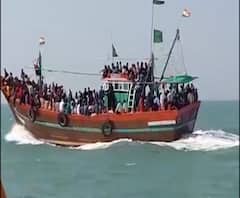 Lockdown | डहाणूचे 400 खलाशी गुजरातच्या उंबरगाव खाडीवर अडकले, क्वॉरंटाईनसाठी गुजरातचा नकार