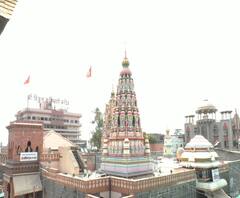 Pandharpur | चैत्री एकादशीनिमित्त पंढरपूर विठ्ठल मंदिरात गुलाबांची सजावट,यंदा भक्तांविनाच सोहळा साजरा