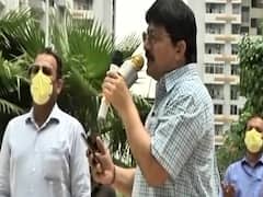 Noida authority OSD sings to boost the morale of society members