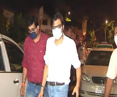 Attack on Arnab Goswami | अर्नब गोस्वामी यांच्या गाडीवर शाईफेक; दुचाकीस्वारांनी हल्ला केल्याचा गोस्वामींचा दावा