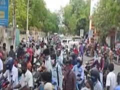 Tamil Nadu: Long queues for e-pass amid lockdown | Super 40