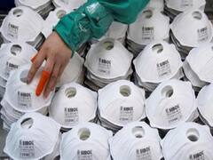 Hoshangabad के दिव्यांग Siyaram रोजाना 200 मास्क सिलकर लोगों में फ्री बांट रहे