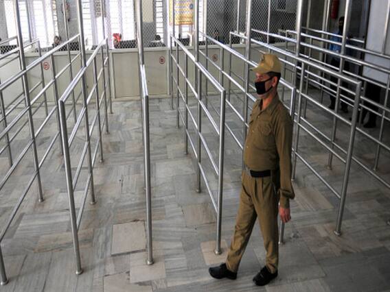 वैष्णो देवी में 400 श्रद्धालुओं के फंसे होने के दावे का सच । सच्चाई का सेंसेक्स