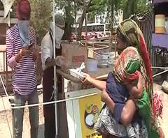 Maharashtra Lockdown | औरंगाबादमध्ये शिवभोजन घेण्यासाठी आलेल्या महिलेला अश्रू अनावर