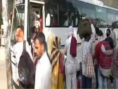 Lockdown: दिल्ली के गाजीपुर-बदरपुर बॉर्डर पर पलायन करने वालों की भीड़