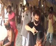  লকডাউনে ঝাঁপ বন্ধ সেলুনের,বাগবাজারে ১৭৫ জনের চুল-দাড়ি কাটার ব্যবস্থা স্থানীয় কাউন্সিলরের