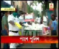 শোভাবাজার এলাকায় দুঃস্থদের মধ্যে খাদ্য বিলি করল কলকাতা পুলিশ, দেওয়া হল মাস্ক