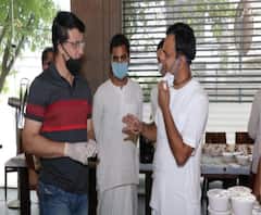 বেলুড়ের পর ইস্কনে খাদ্যসামগ্রী বিতরণ করলেন সৌরভ