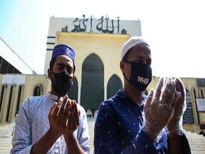 Police appeals to practice social distancing during offering Namaz | Namaste Bharat (03.04.2020)