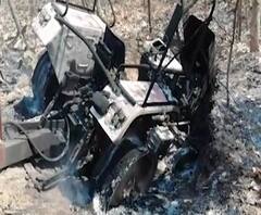 Gadchiroli Naxal Attack | कोरोना संचारबंदीत नक्षलींचा धुमाकूळ, वाहनांची जाळपोळ