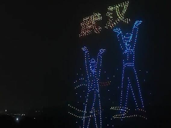 China honours corona warriors via light show