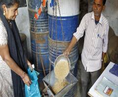 হাওড়ার সাঁকরাইলে রেশন ডিলারের বাড়িতে ভাঙচুরের অভিযোগ 