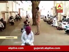 બનાસકાંઠા: થરાદમાં ખાતર માટે ખેડૂતો સામાજિક અંતર જાળવી ઉભા લાઈનમાં, જુઓ વીડિયો