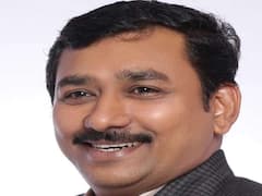 સામાજિક અંતર ન જાળવવા બદલ સુરતના ડેપ્યુટી મેયર નિરવ શાહ સામે ફરિયાદ, જુઓ વીડિયો