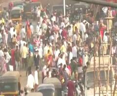 Maharashtra Lockdown | भिंवंडीत भाजीपाला खरेदीसाठी मोठी गर्दी; मोर्केटमध्ये Social Distancingचा फज्जा