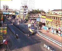 রাস্তায় নেই যানবাহন, লকডাউনে এক ধাক্কায় কমল দূষণ