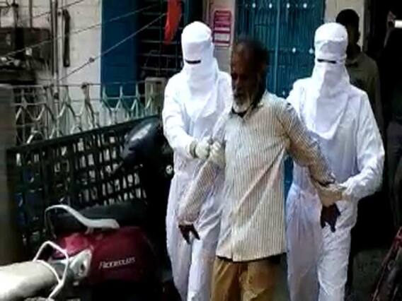 વડોદરાઃ નવાપુરામાં કોરોના શંકાસ્પદ આધેડને લઈ જવાયા હોસ્પિટલ, જુઓ વીડિયો