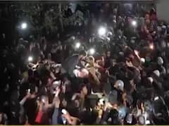 J&K: आतंकी के जनाजे में शामिल हुई भीड़,केस दर्ज