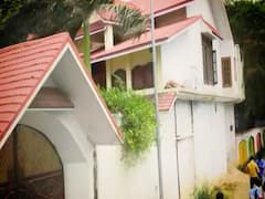 अब भी पुलिस से छुप रहा है Maulana Saad | Bharat Ki Baat